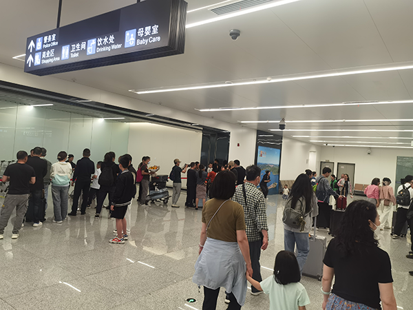 1683188415294380.png 綿陽(yáng)機(jī)場(chǎng)“五一”假期運(yùn)送旅客4.75萬(wàn)人次 同比增長(zhǎng)313%2.png